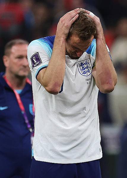 凯恩在法国队比赛中精彩发挥，战术调整引发热议！